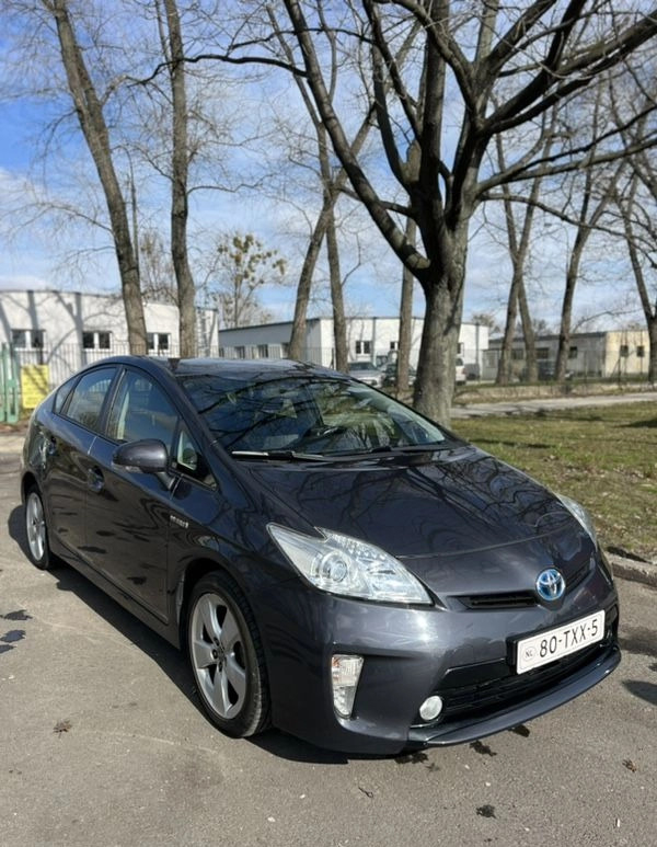 Toyota Prius cena 38500 przebieg: 238000, rok produkcji 2012 z Warszawa małe 79